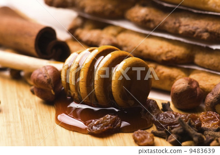 Homemade honey cakes 9483639