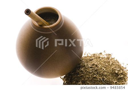 argentinian calabash with yerba mate isolated on white backgroun argentinian calabash with yerba mate isolated on white backgroun 9483854