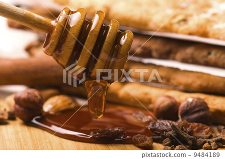 Homemade honey cakes 9484189