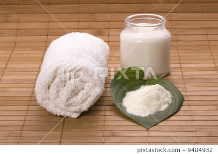 milk bath. white spa milk bath. white spa 9484932