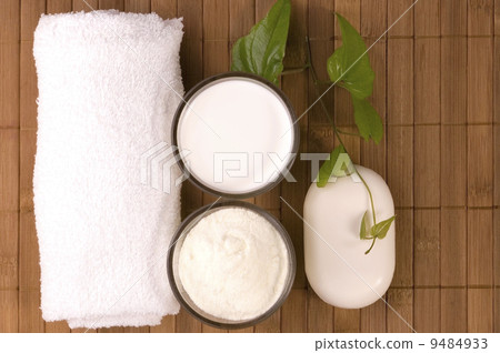 milk bath. white spa milk bath. white spa 9484933
