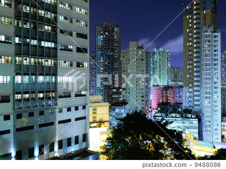 Building in downtown district 9488086