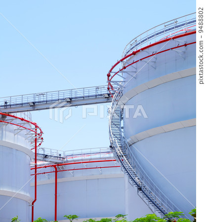Oil storage tanks 9488802
