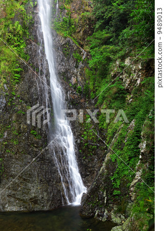 Waterfall 9489013
