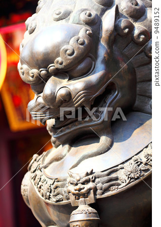 chinese lion statue chinese lion statue 9489152