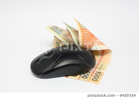 Using money online by mouse Using money online by mouse 9489384