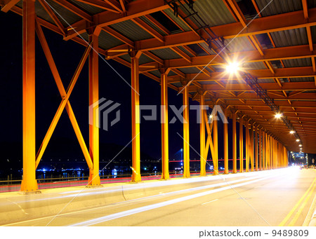 Stainless steel tunnel at night Stainless steel tunnel at night 9489809