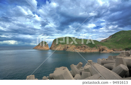 beautiful landscape on dam 9491613