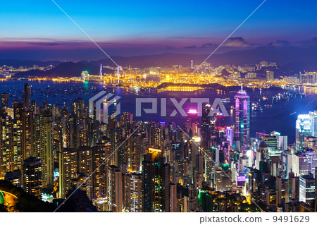 Hong Kong city skyline at night 9491629