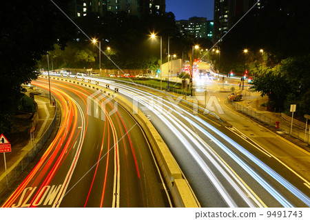 traffic in city at night traffic in city at night 9491743
