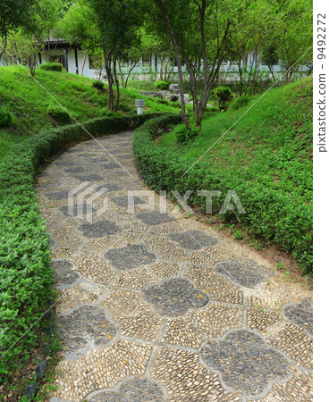 path in chinese garden 9492272