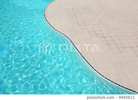 Swimming pool 9493621
