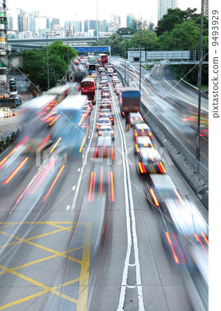 speed evening traffic motion blur 9493929