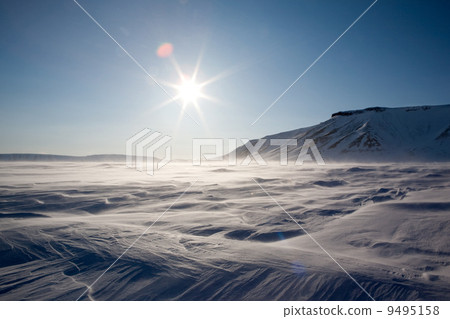 Frozen Arctic Landscape 9495158