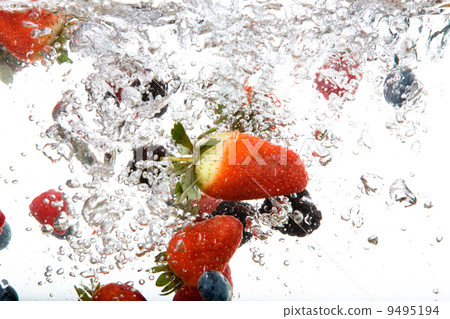 Fresh Fruit in Water Fresh Fruit in Water 9495194