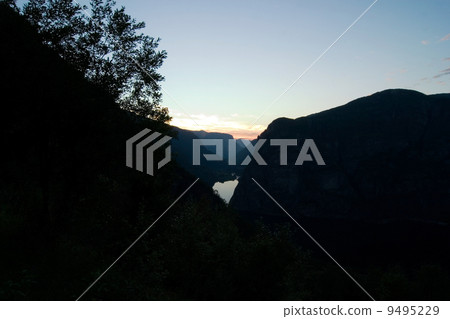 Evening Fjord View 9495229