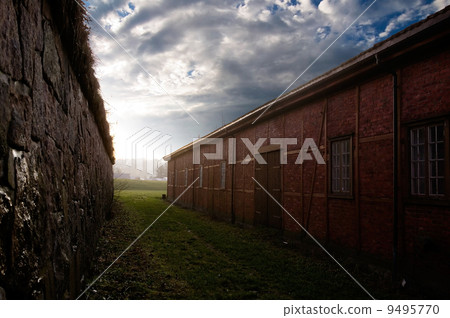 Small Vintage Alley 9495770