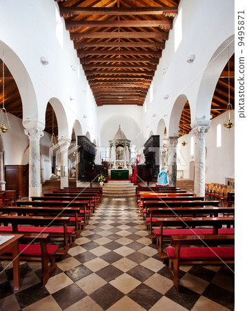 Interior Old Cathedral 9495871