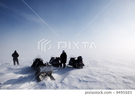 Blowing Snow Landscape 9495883