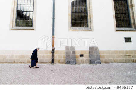 Old Woman Abstract Old Woman Abstract 9496137