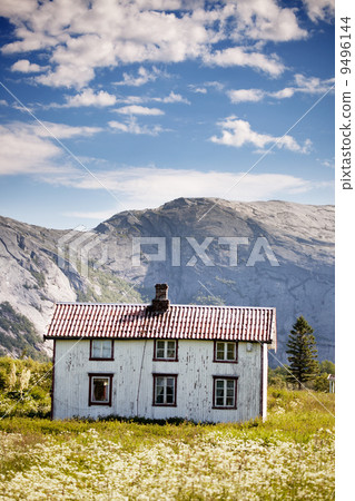 Mountain House 9496144