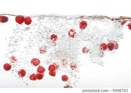 Fresh Raspberries in Water 9496783