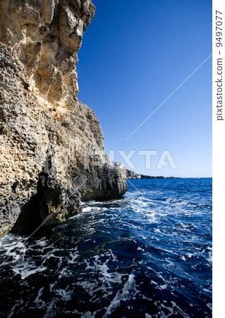 Ocean Cliff Cave Ocean Cliff Cave 9497077