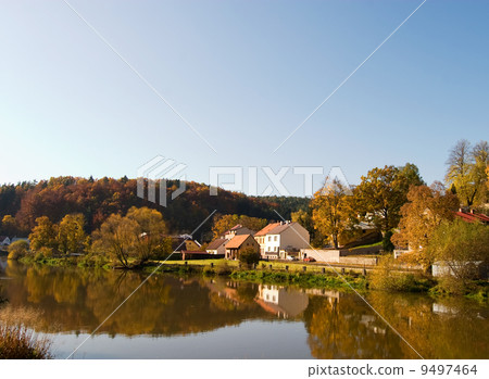 Fall Reflection 9497464
