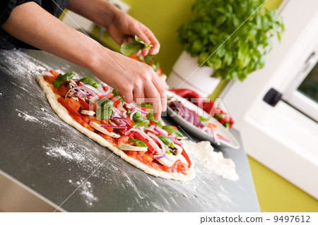 Pizza Making Detail 9497612