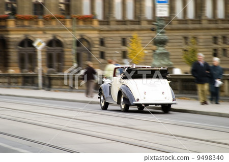 Tourist Car 9498340