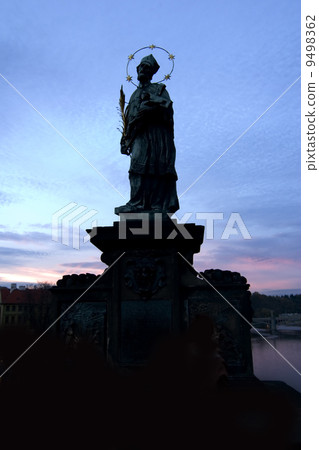 Charles Bridge Statue 9498362