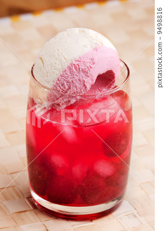 Raspberry Float 9498816