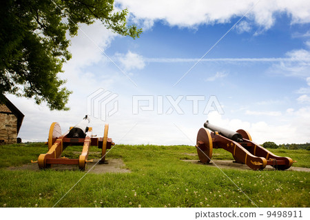 Old Canon Defence 9498911