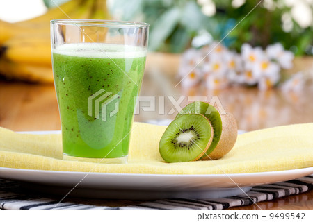 Kiwi Fruit Drink Kiwi Fruit Drink 9499542