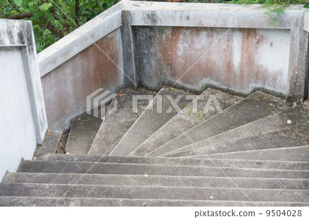 down stair down stair 9504028