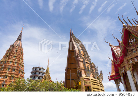 thai temple 9504083