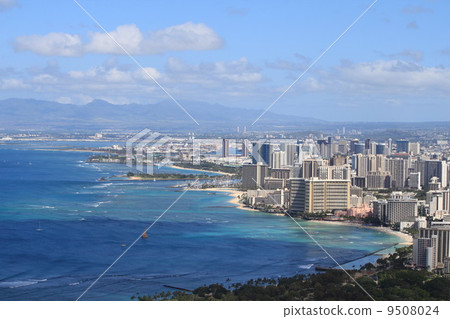 View of Waikiki from Diamond Head 9508024