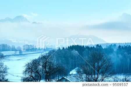 Winter morning mountain village (Austria). 9509537