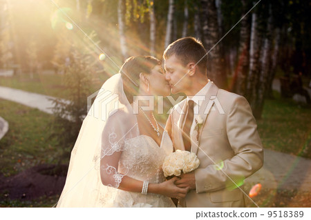 Newlyweds Newlyweds 9518389