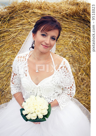 Beautiful bride 9518823