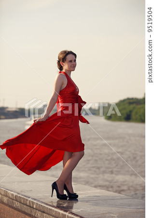 Beautiful woman in the park Beautiful woman in the park 9519504