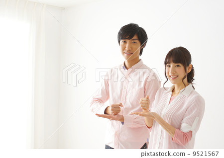 Convincing man and woman 9521567