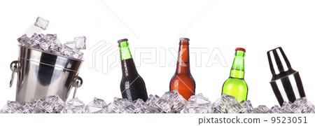 frosty beer with ice bucket and shaker 9523051