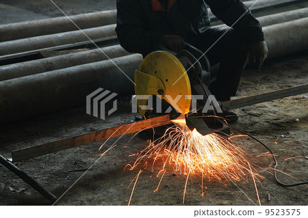 Processing of metal 9523575