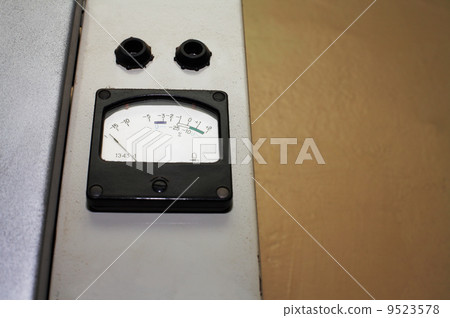 old measuring tool old measuring tool 9523578