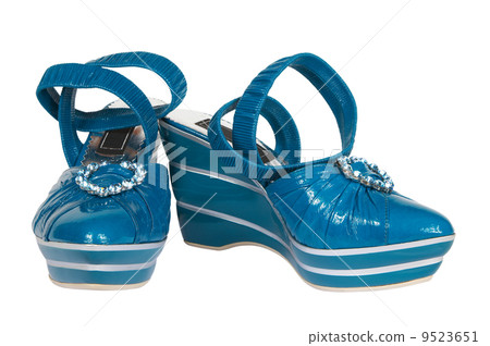 Female shoes with a platform 9523651