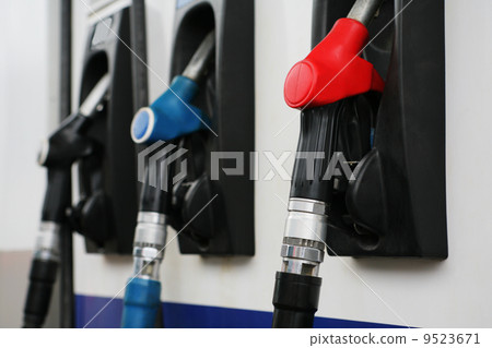 petrol filling station petrol filling station 9523671