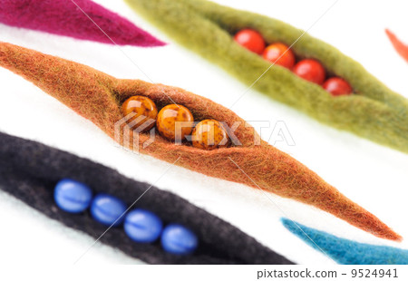 Thick felt brooches Thick felt brooches 9524941