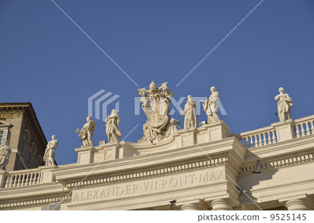 Statue of the saint (Piazza San Pietro) 9525145