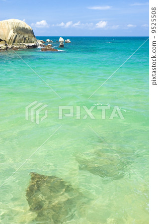blue beach 9525508